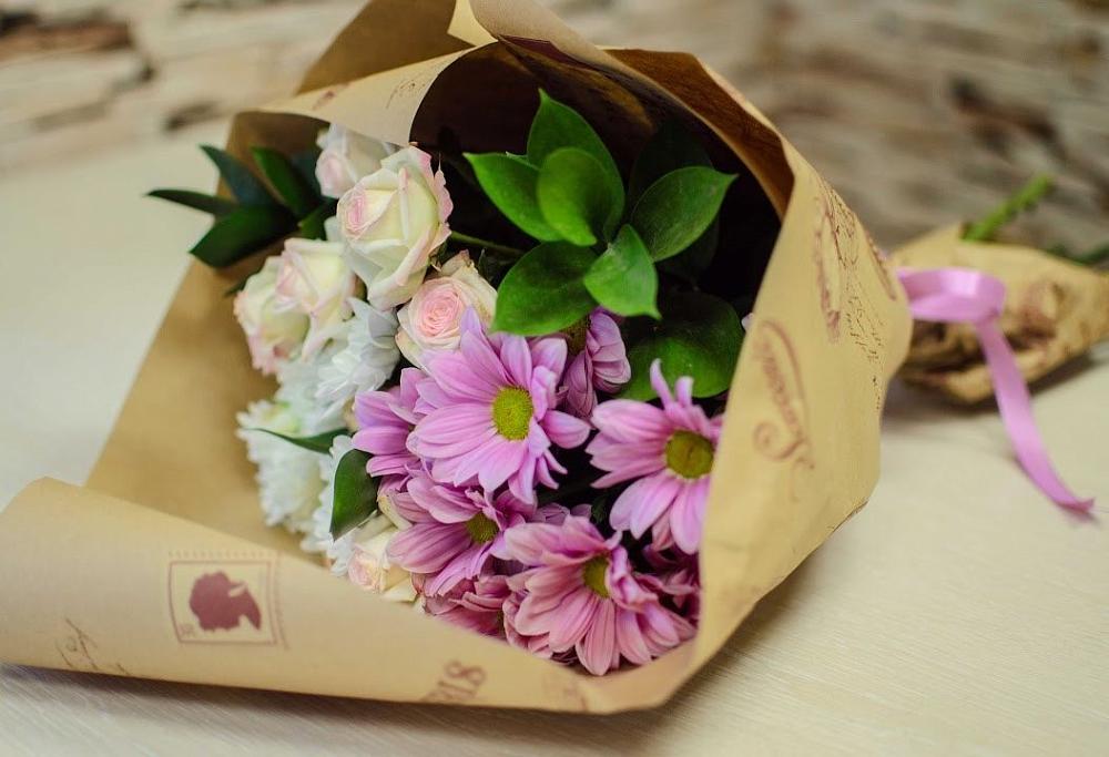 Букет цветов из: Розы и Хризантемы в Горный Щит