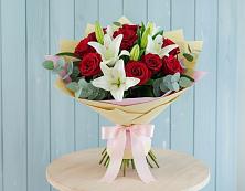 Букет цветов из:  Лилии и Розы в Горный Щит