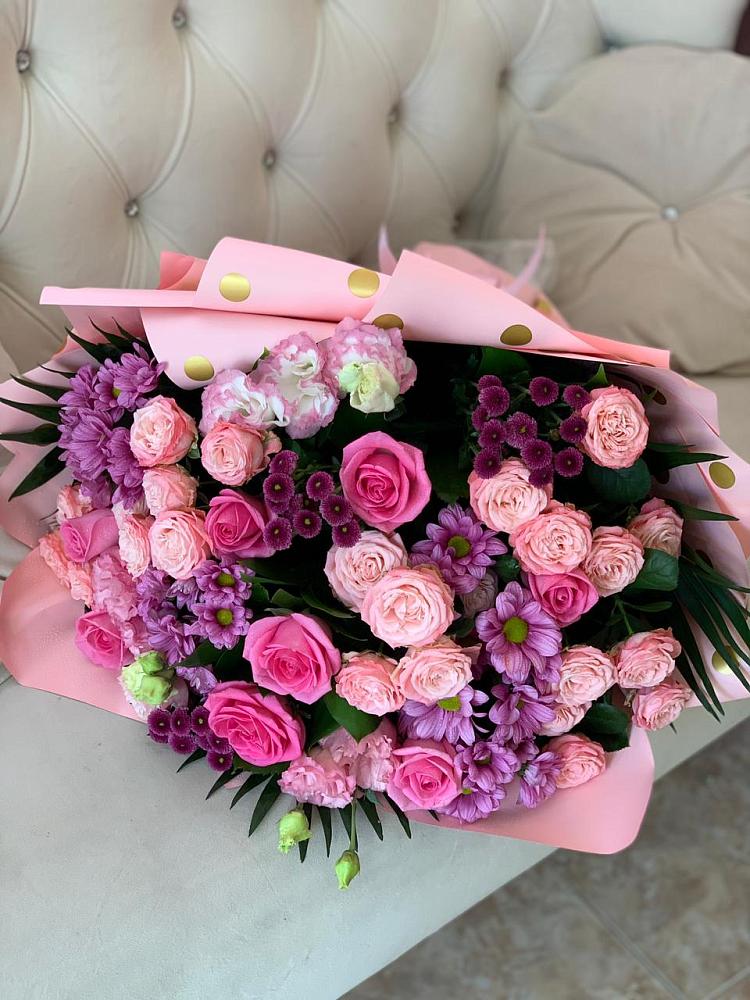 Букет цветов из: Хризантемы, Розы и Лизиантусы в Горный Щит