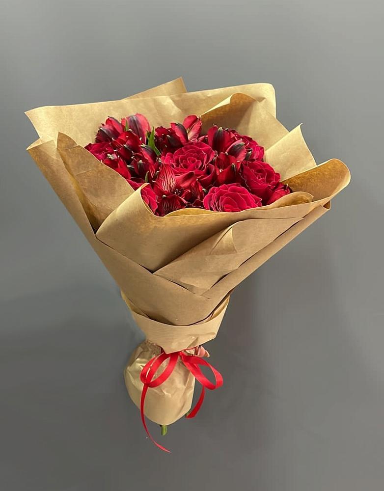 Букет цветов из: Альстромерии и Розы в Горный Щит