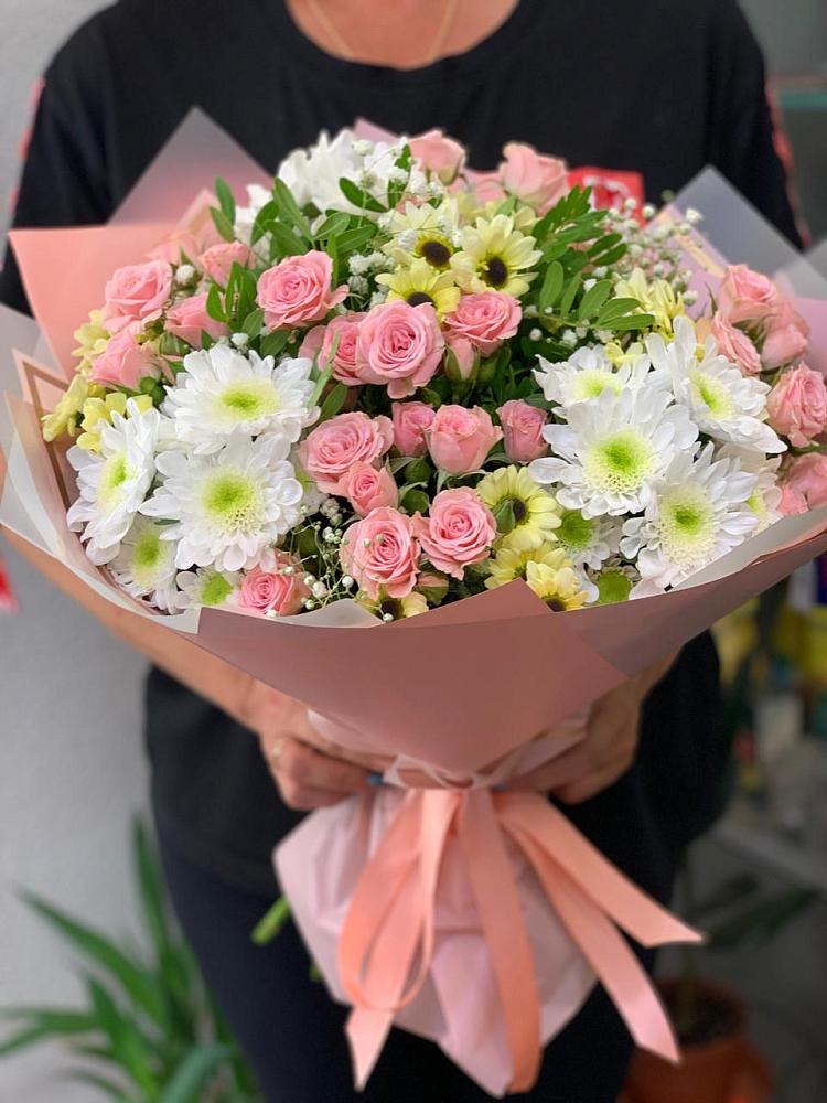 Букет цветов из: Розы и Хризантемы в Горный Щит