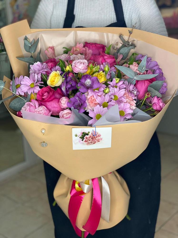 Букет цветов из: Хризантемы, Гвоздики и Альстромерии в Горный Щит