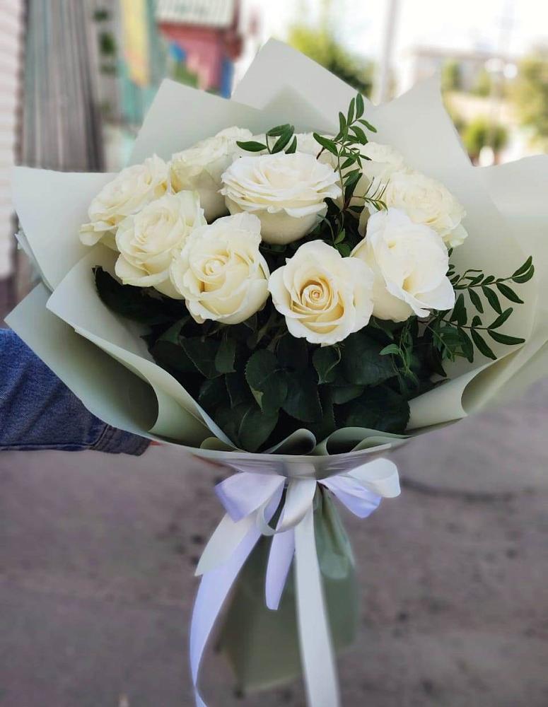 Букет Белые розы Проуд в Горный Щит