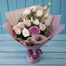 Букет цветов из:  Розы и Лизиантусы в Горный Щит