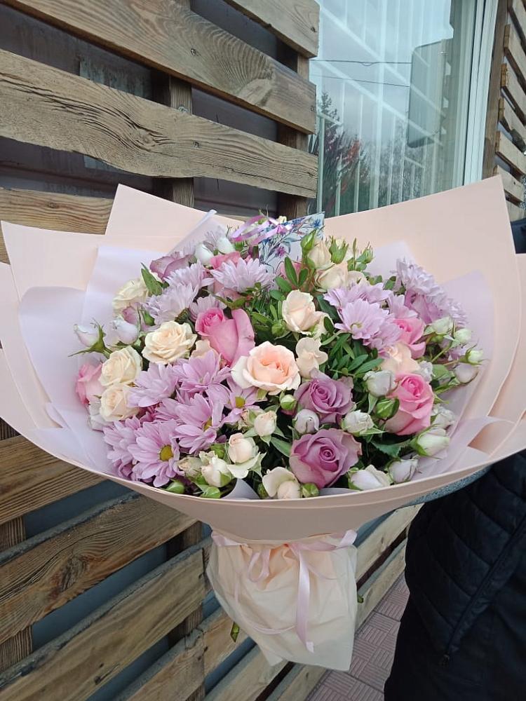 Букет цветов из: Розы и Хризантемы в Горный Щит