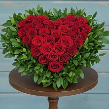 Цветочная композиция из Розы в виде сердца в Горный Щит