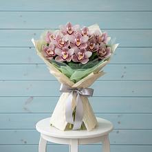Букет цветов из:  Орхидеи и Розы в Горный Щит