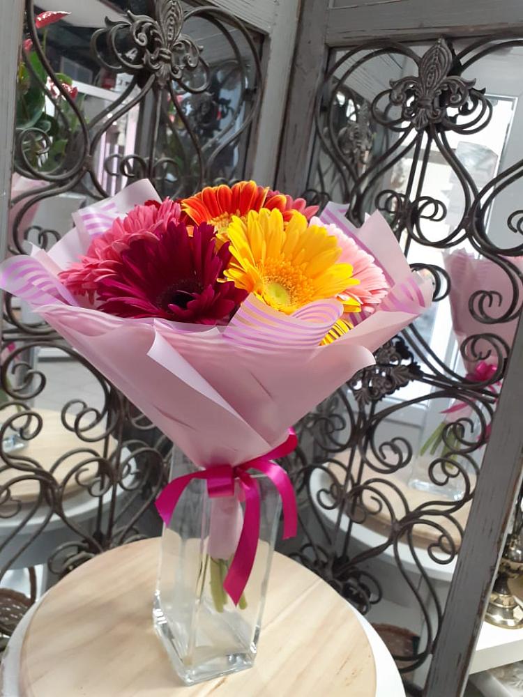 Букет цветов из: Герберы в Горный Щит