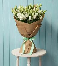 Букет цветов из:  Лизиантусы в Горный Щит