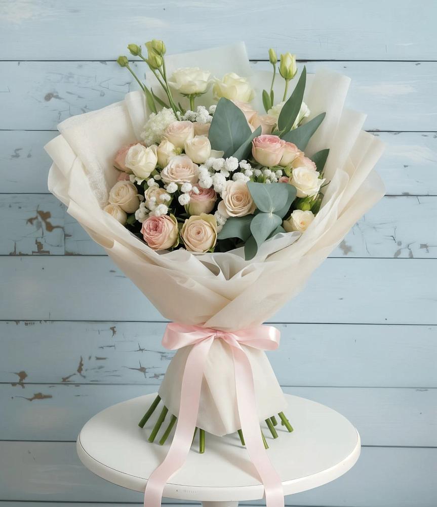 Букет цветов из: Розы и Лизиантусы в Горный Щит