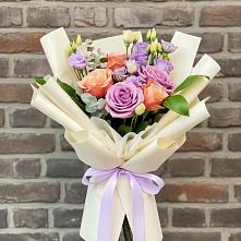 Букет цветов из:  Лизиантусы и Розы #REPLACE_PRED# Горный Щит