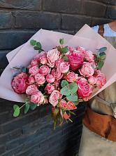 Букет розы в пальмах в Горный Щит Букет цветов из: Розы в Горный Щит