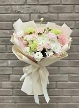Букет цветов из:  Гвоздики, Розы, Лизиантусы и Хризантемы в Горный Щит
