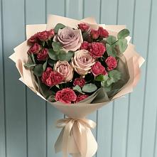 Букет цветов из:  Гвоздики и Розы в Горный Щит