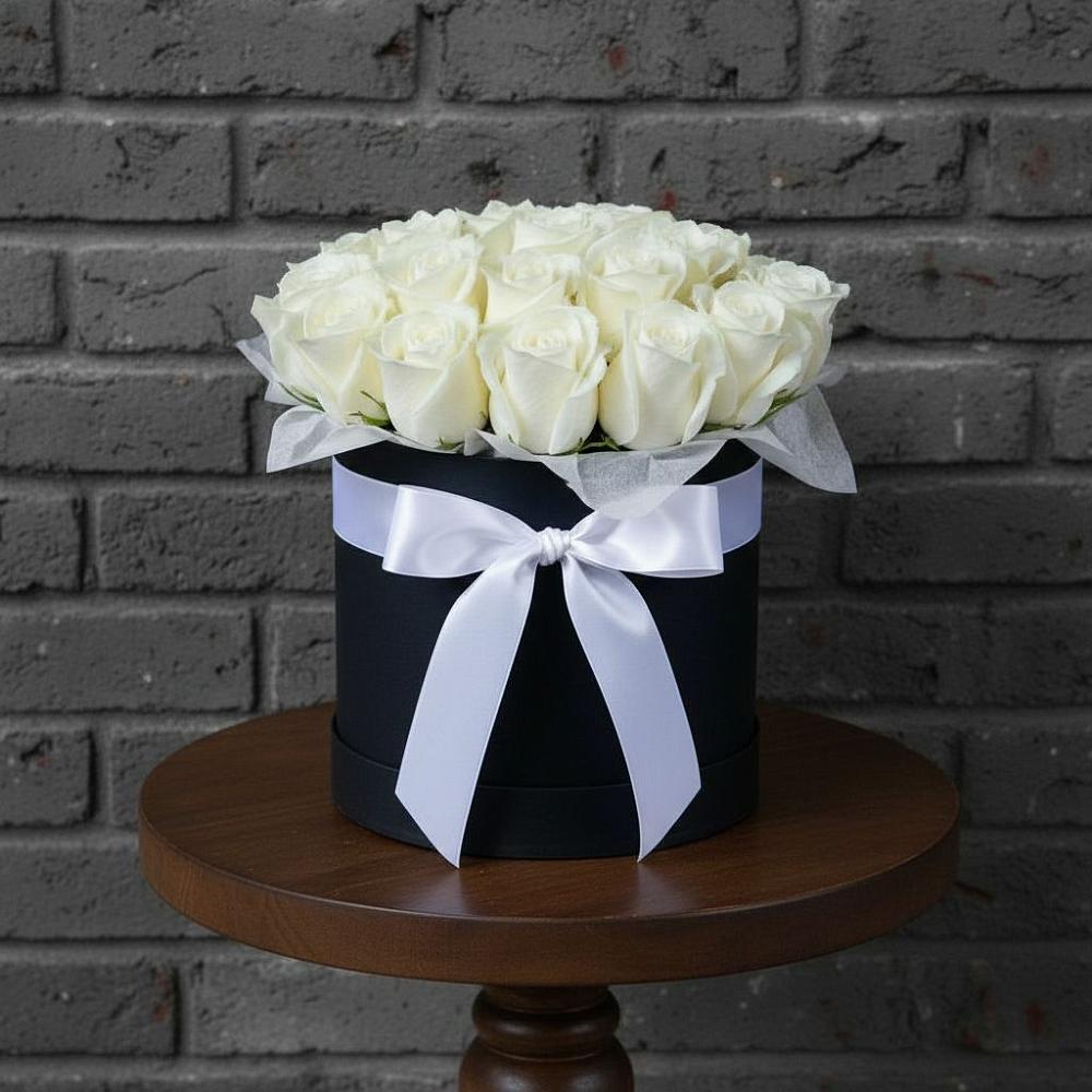 Цветочная композиция из Розы в шляпной коробке в Горный Щит