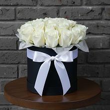 Цветочная композиция из Розы в шляпной коробке в Горный Щит