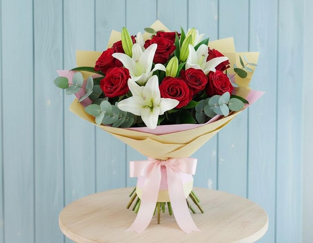 Букет цветов из: Лилии и Розы в Горный Щит