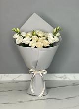 Букет цветов из:  Розы и Лизиантусы в Горный Щит